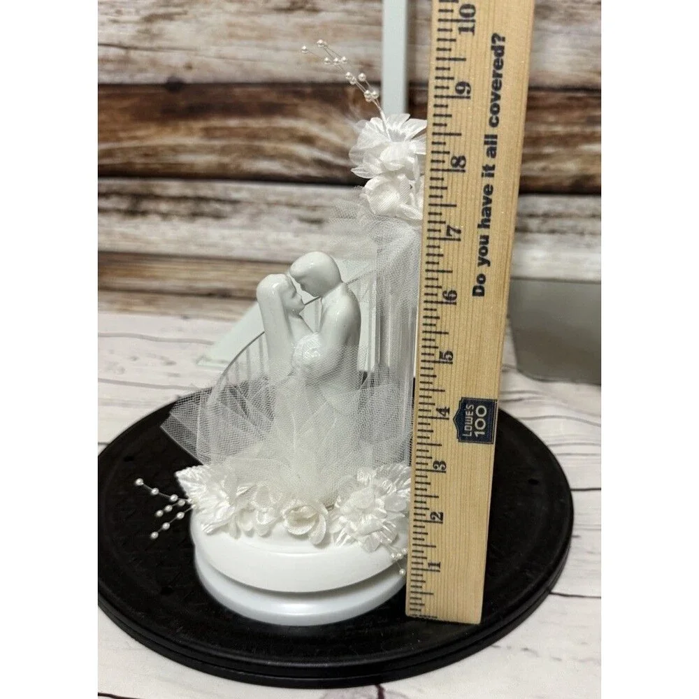 Vintage 1995 Wilton Bride Groom Wedding Cake Topper Porcelain Figurine